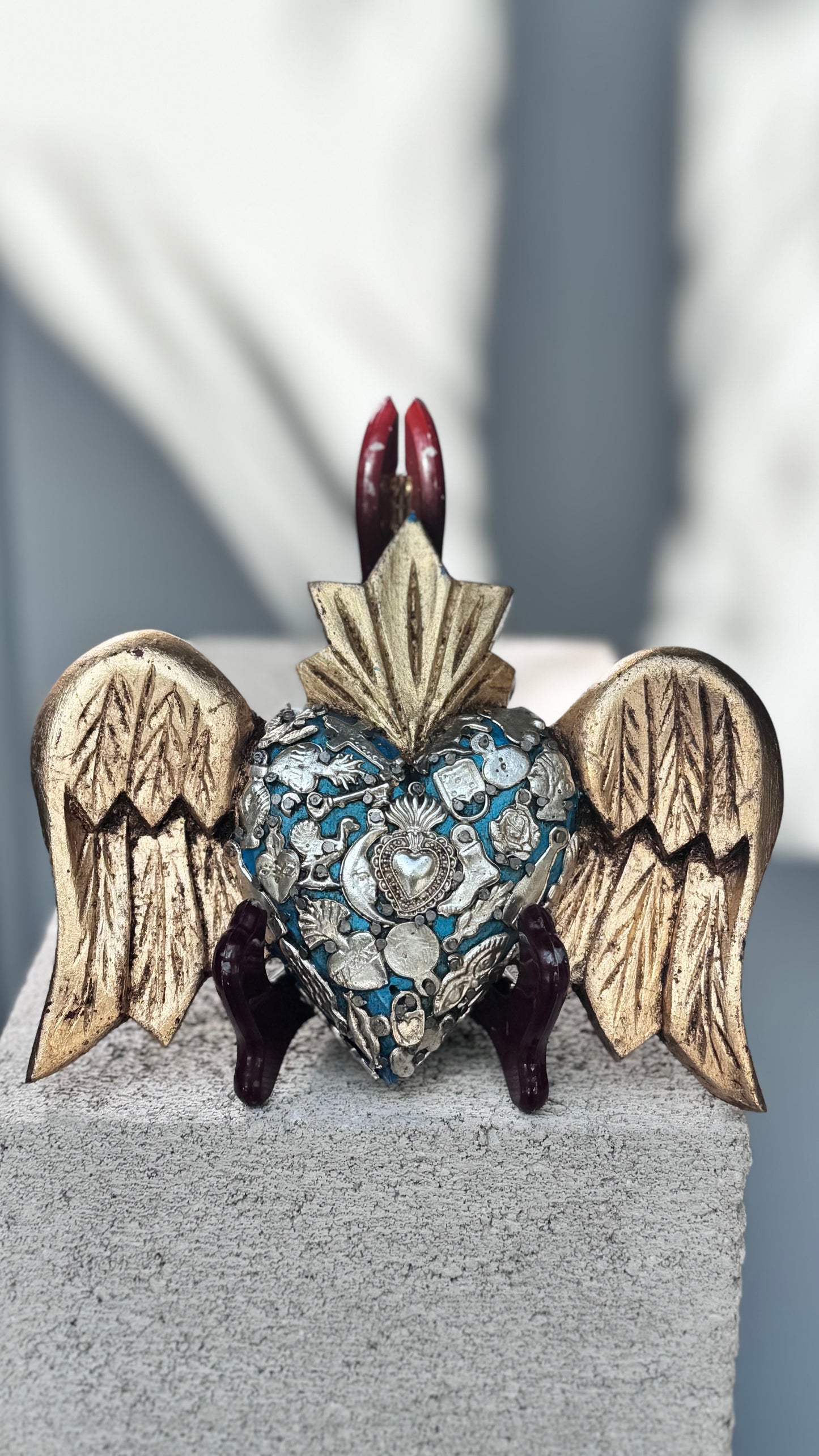 Medium Winged corazon
