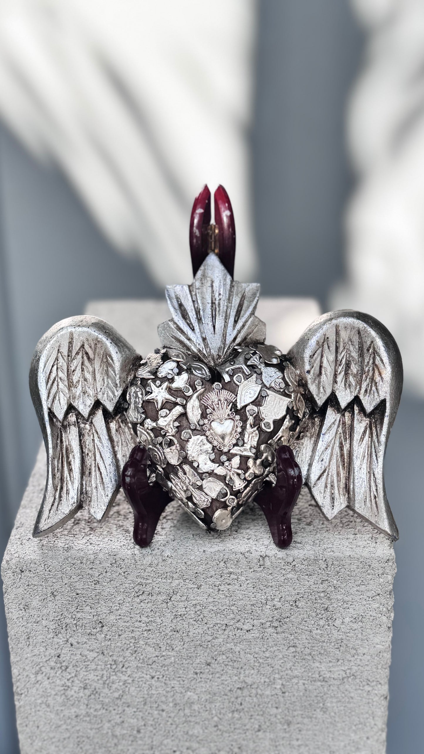Medium Winged corazon