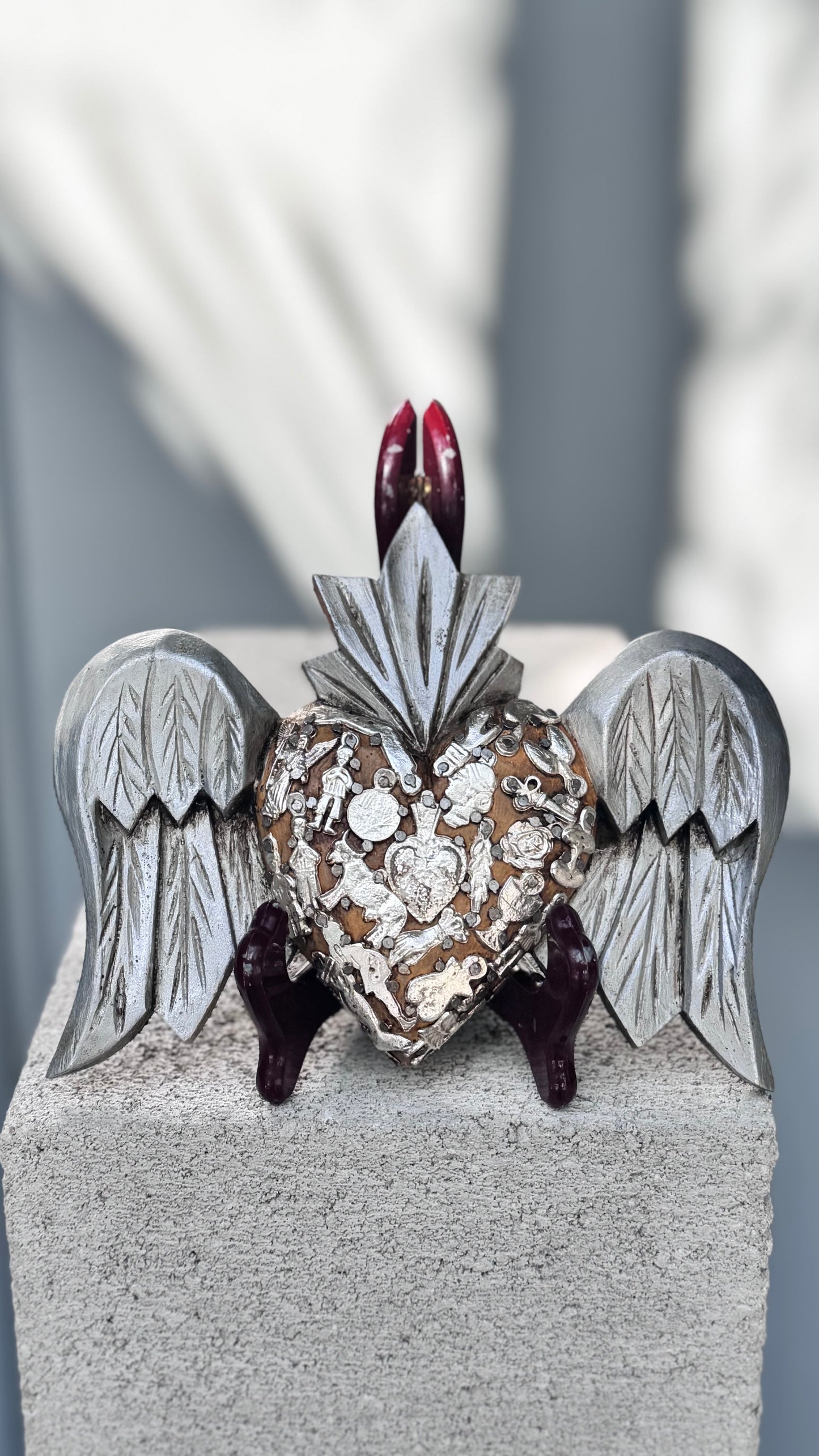 Medium Winged corazon