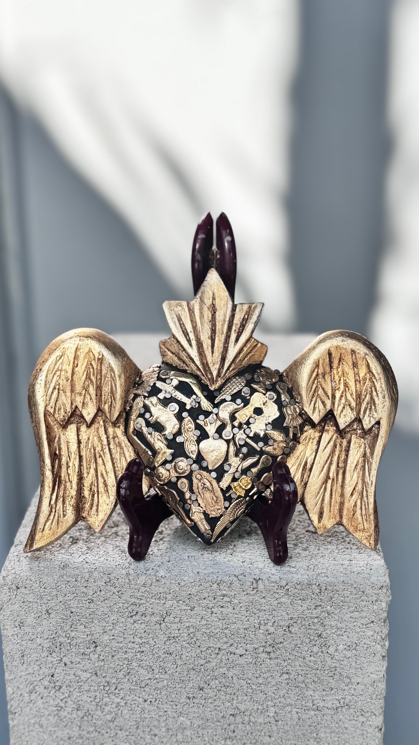 Medium Winged corazon