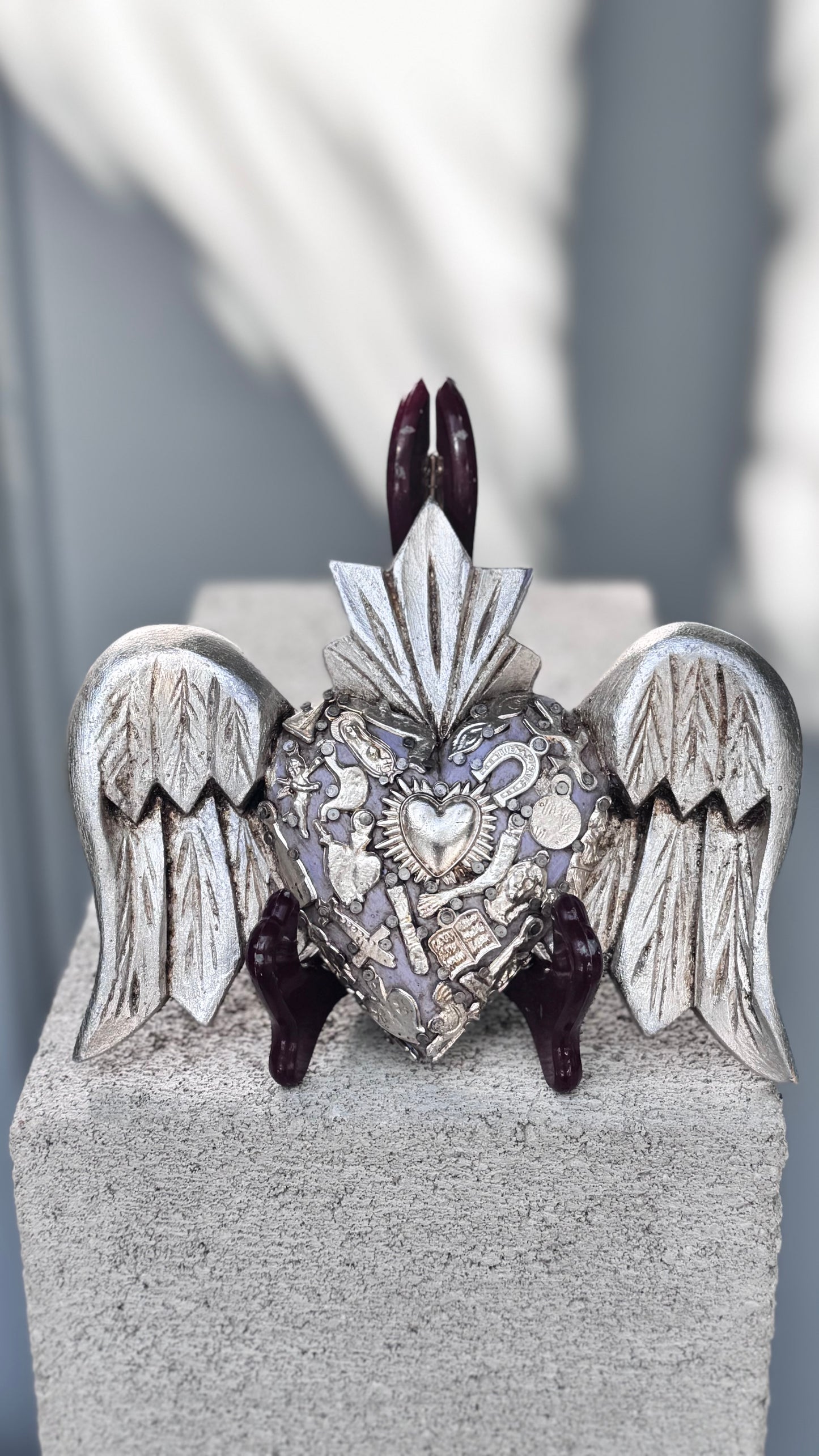 Medium Winged corazon