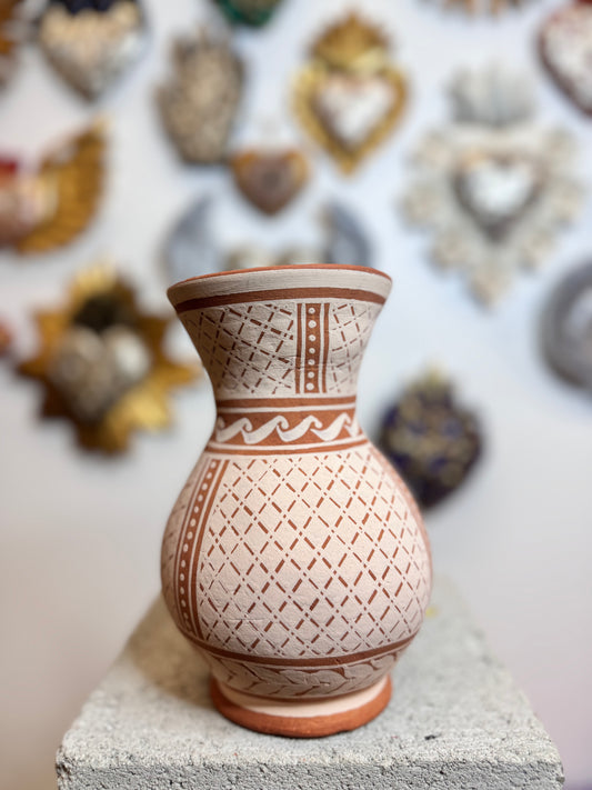 Small tzintzuntzan vase